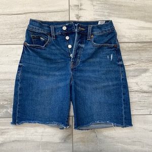 Old Navy Sky-Hi Women’s Button Up Size 2 Blue Jean Shorts